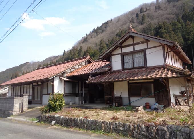 安芸太田町 354 人気の平屋！太田川を眺めながらお茶が楽しめる物件です。