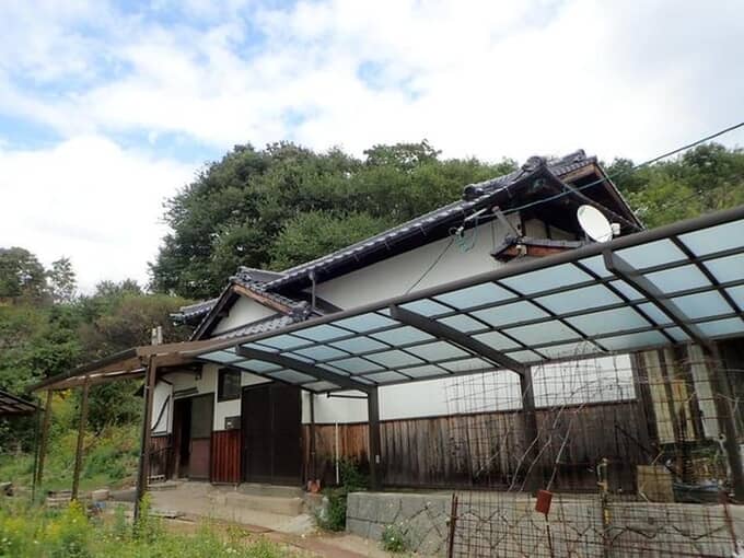 竹原市　184　山手側の路地に構えるお家。日当たりもよく、近くに学校や役場などの施設があります。大久野島『うさぎの島』玄関口の忠海港まで徒歩7分