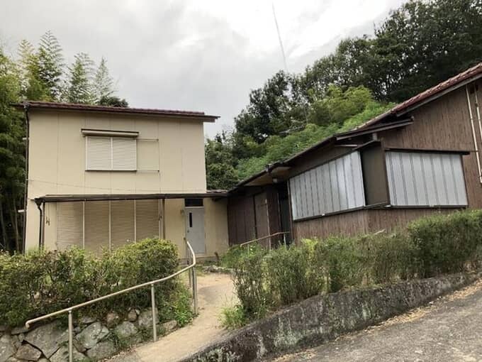 竹原市　181　昭和46年に増築。広い土地付きで部屋数の充実した間取り。