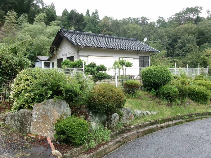 【北広島町515】敷地ひろびろ、建物コンパクト！地域の景観を一望！