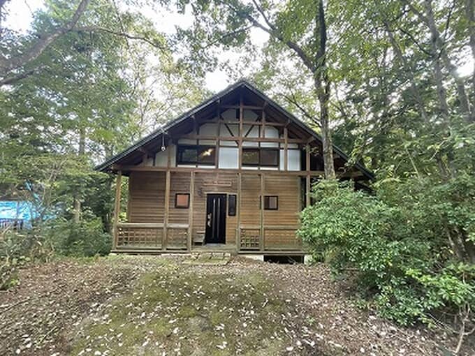 【北広島町518】3方がベランダ！開放感＆遊び心あるログハウス風別荘！