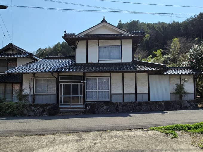 世羅町1-26　世羅ICまで車で5分！作業場のある家