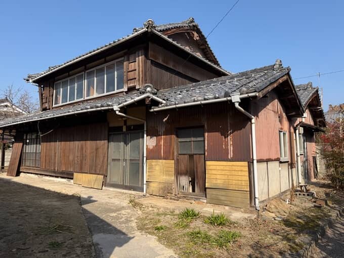 竹原市　179　和洋の充実した間取りが魅力。日当たりの良い農地付きのお家