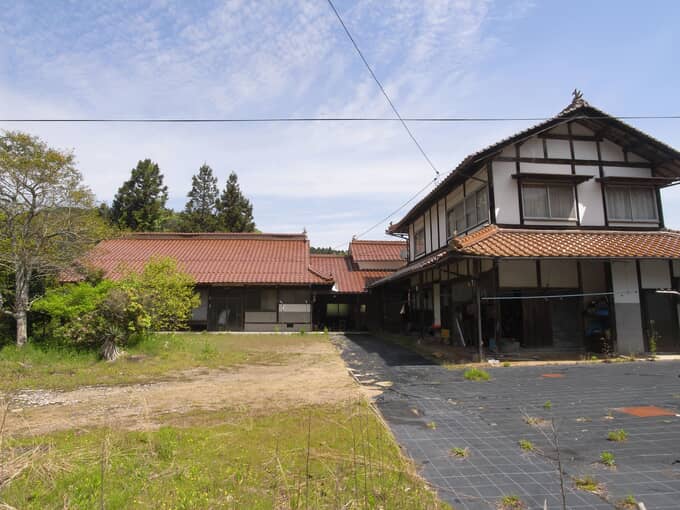 広いお庭を持つ土蔵付農家型住宅