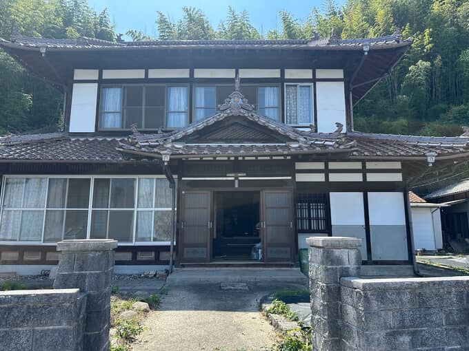 竹原市　229　カーテンを開けると目の前は海！心やすらぐ住まいです。