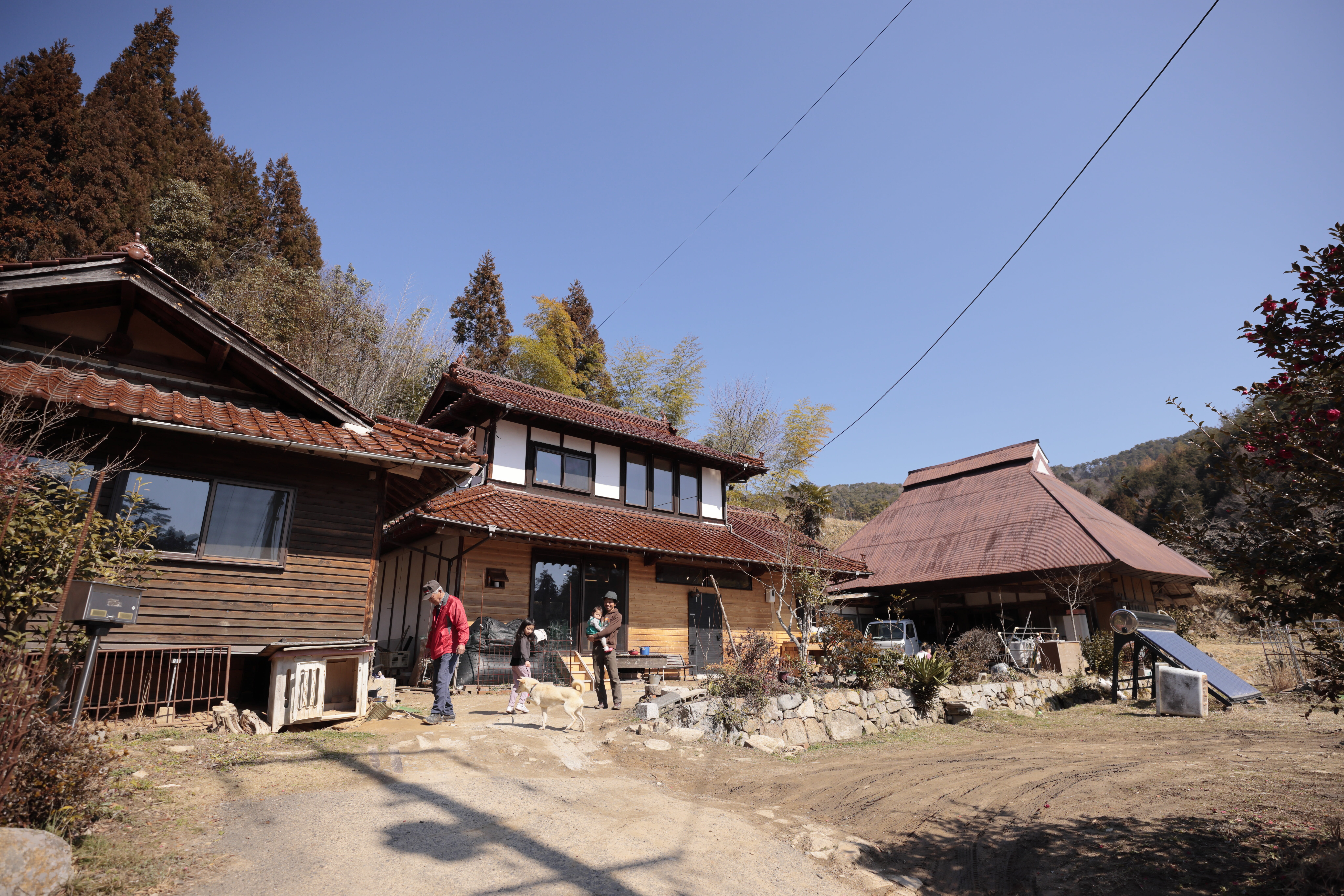 裏山と畑付きの一軒家で憧れの「自然に沿った暮らし」を実現 